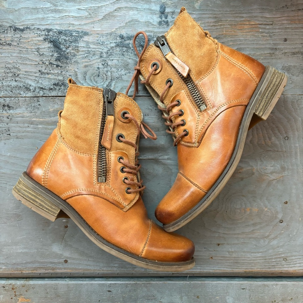 Tara M Loris combat boots | size 38 (7.5)